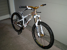 need to relace the front wheel with black spokes this weekend